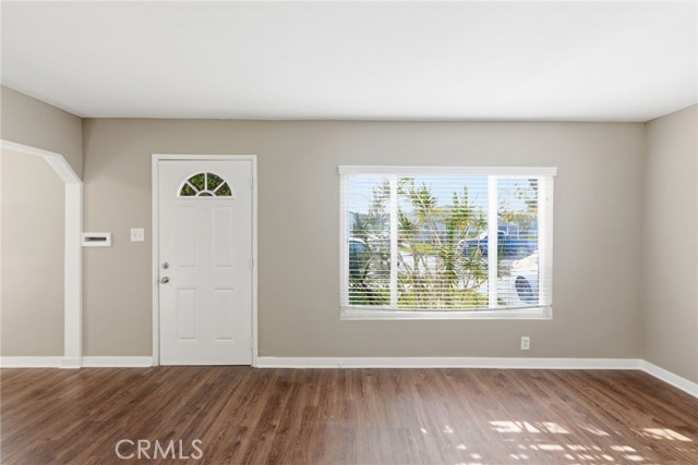 Detail Gallery Image 2 of 31 For 2010 N Corlett, Los Angeles,  CA 90059 - 3 Beds | 2 Baths