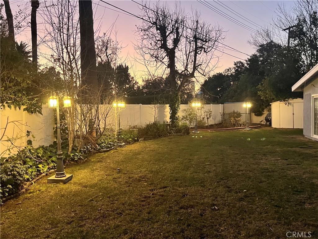 https://media.crmls.org/medias/2bcf032c-86da-44ed-bc55-fc8b54239ba7.jpg?preset=X-Large