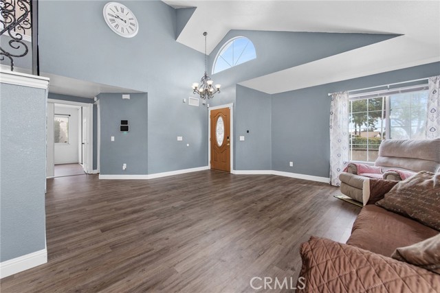 Detail Gallery Image 6 of 43 For 20599 Bloomfield, Riverside,  CA 92508 - 4 Beds | 3 Baths