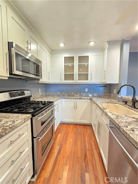 Detail Gallery Image 2 of 31 For 18645 Hatteras St #161,  Tarzana,  CA 91356 - 2 Beds | 1/1 Baths