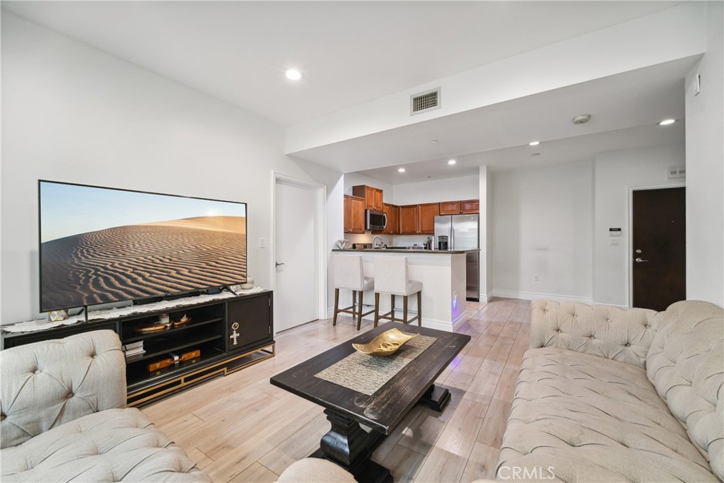 13951 Sherman Way #204