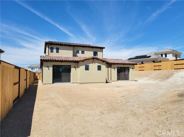 Detail Gallery Image 5 of 37 For 706 Manor Ln, Paso Robles,  CA 93446 - 6 Beds | 3 Baths