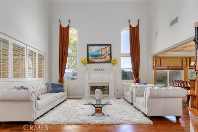 Detail Gallery Image 8 of 69 For 15257 Saddleback, Canyon Country,  CA 91387 - 6 Beds | 4/1 Baths