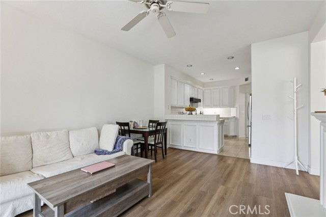 Detail Gallery Image 13 of 36 For 1 Longbourn Aisle, Irvine,  CA 92603 - 3 Beds | 2/1 Baths