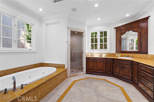 Detail Gallery Image 23 of 74 For 1316 Beverly Grove Pl, Beverly Hills,  CA 90210 - 5 Beds | 7/2 Baths