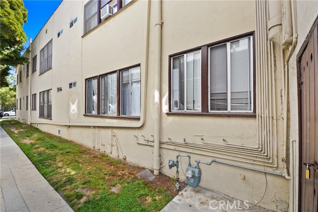 Detail Gallery Image 3 of 13 For 2175 Chestnut, Long Beach,  CA 90806 - – Beds | – Baths