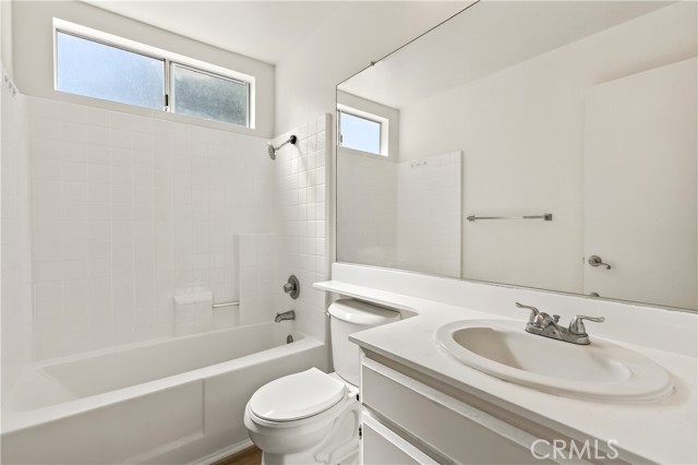 16377 Lakeshore, Lake Elsinore CA: https://media.crmls.org/medias/2bd4836a-83b4-4dc5-b00d-349be8417e3d.jpg