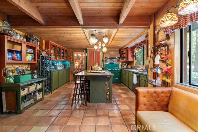 116 Pine Ridge Road, Crestline CA: https://media.crmls.org/medias/2bd4eade-6bc2-47dd-ab89-794dedeb9893.jpg