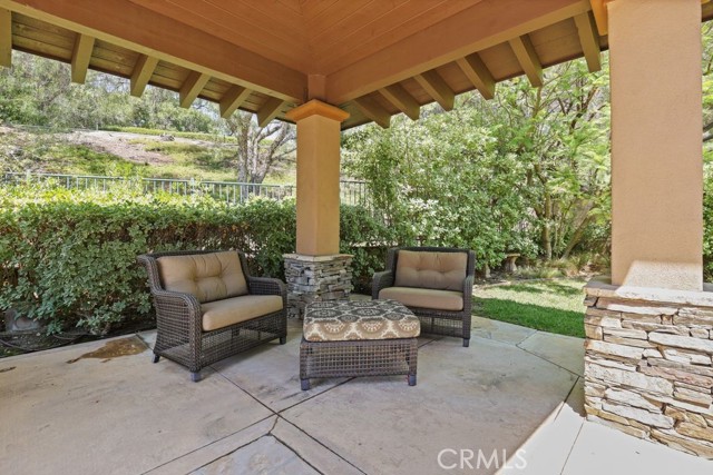 6 Marble Creek Lane, Coto de Caza CA: https://media.crmls.org/medias/2bd54113-6559-407a-a781-634692503e8c.jpg