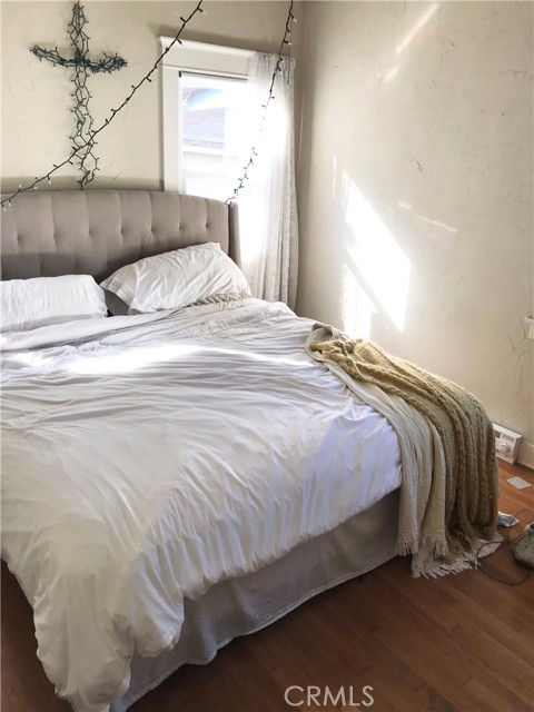 1116 E Appleton Street, Long Beach CA: https://media.crmls.org/medias/2bd575c5-8554-485b-a03e-24fc1d34c106.jpg