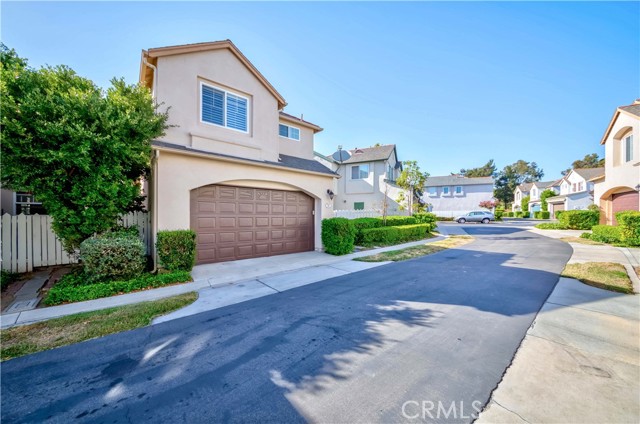 58 Paisley Place, Irvine CA: https://media.crmls.org/medias/2bd5f593-d03f-4fff-b5e7-00a4411a74f0.jpg
