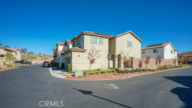 Detail Gallery Image 4 of 48 For 12848 Crown Hill Way, Moreno Valley,  CA 92555 - 3 Beds | 2/1 Baths