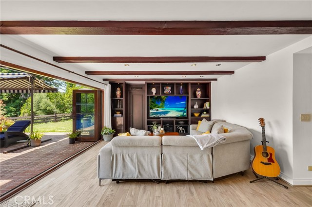 6312 Tahoe Drive, Los Angeles CA: https://media.crmls.org/medias/2bd88335-c796-444c-a204-a44ee7b8f544.jpg
