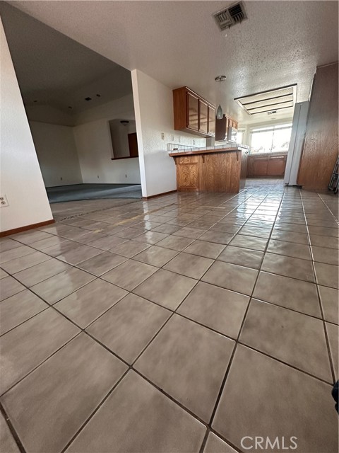 Detail Gallery Image 8 of 26 For 13005 Greensboro, Victorville,  CA 92395 - 3 Beds | 2 Baths