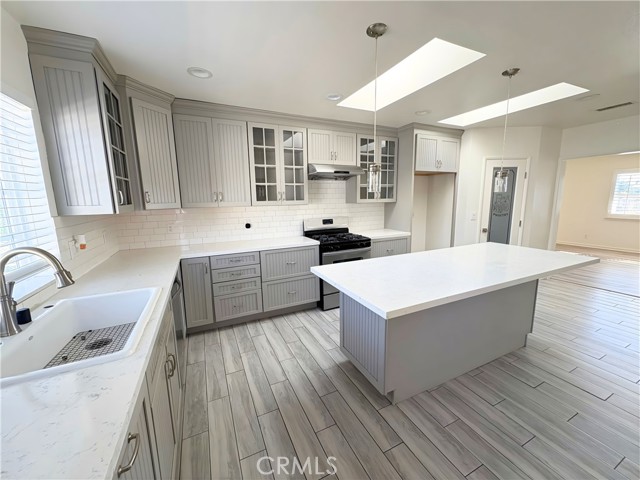 Detail Gallery Image 21 of 26 For 587 E Arrow, Upland,  CA 91786 - 5 Beds | 2/1 Baths