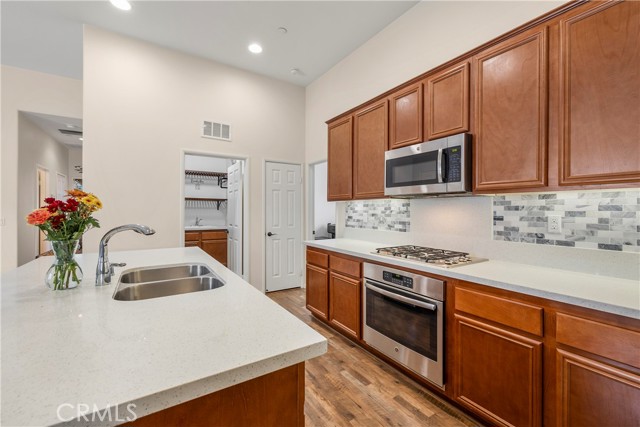 30294 Coralium Way, Menifee CA: https://media.crmls.org/medias/2bd8e6fe-8b21-4e0c-8e59-f28b5b4798b4.jpg