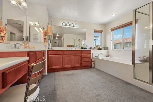 13856 Casablanca Court, Eastvale CA: https://media.crmls.org/medias/2bd93e0c-af4b-46c2-a9cc-522cd06e4394.jpg