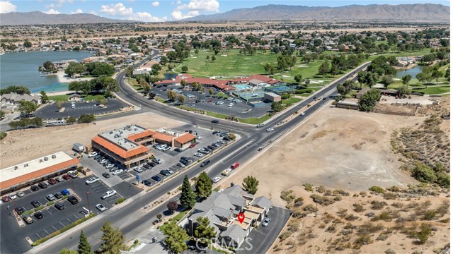 Detail Gallery Image 5 of 31 For 13300 Spring Valley #C,  Victorville,  CA 92395 - 2 Beds | 2 Baths