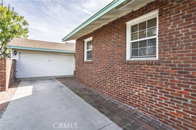 Detail Gallery Image 4 of 33 For 19858 Saticoy, Winnetka,  CA 91306 - 3 Beds | 2 Baths