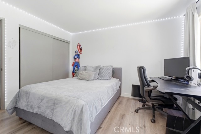 https://media.crmls.org/medias/2bd96583-879b-408e-ab6d-a4b4e9f63492.jpg?preset=X-Large