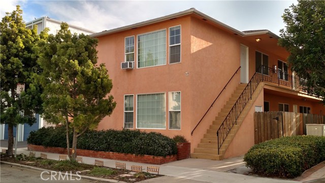 60 Granada Avenue D Long Beach, California Charming, Remodeled, Spacious 2 bedroom 1 bath Apartment is approx.. 950 sq.ft.with Carefully Preserved Historical Character. Fully renovated 5-units quiet complex only 6 houses from the beach. Located in the heart of Belmont Shore. On-site Laundry Room.
Upstairs unit. Custom bathroom with original tiled walls and flooring, fresh designer paint, refurbished hardwood floors, new light fixtures.
Two huge bedrooms (11'x11.5' and 12.5x11.5 ) with newer ceiling fans and large wall to ceiling closets. Large living room. Dining area with 2 walk-in closets. Direct entrance to light kitchen with tiled counter, gas stove and plenty of storage space.
