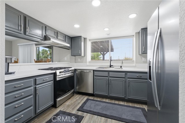 Detail Gallery Image 7 of 17 For 37614 Kimberly, Palmdale,  CA 93550 - 3 Beds | 2/1 Baths