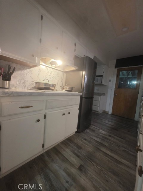 679 E Mulberry Avenue, Porterville CA: https://media.crmls.org/medias/2bda4e6b-60ba-42d2-8aa3-befc2a21132e.jpg