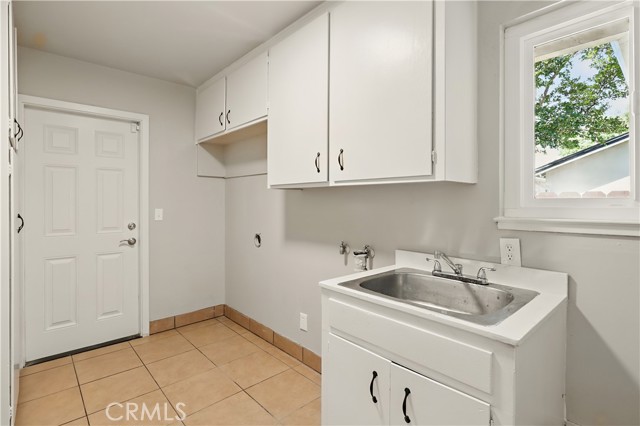 Detail Gallery Image 14 of 38 For 320 Bowen Ave, Modesto,  CA 95350 - 3 Beds | 2 Baths