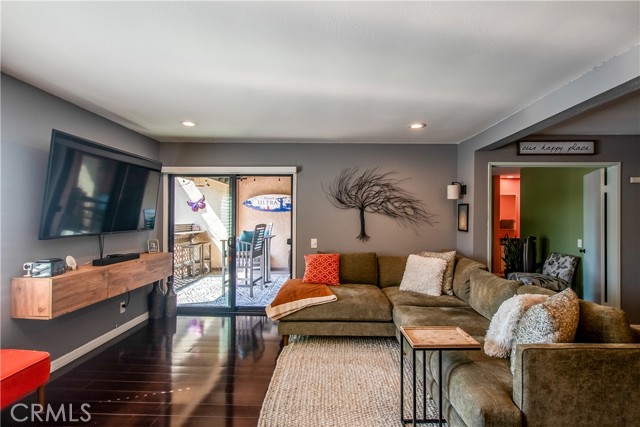 16551 Grunion, Huntington Beach CA: https://media.crmls.org/medias/2bda9ffa-757e-43c4-88e2-48c9a263d07a.jpg