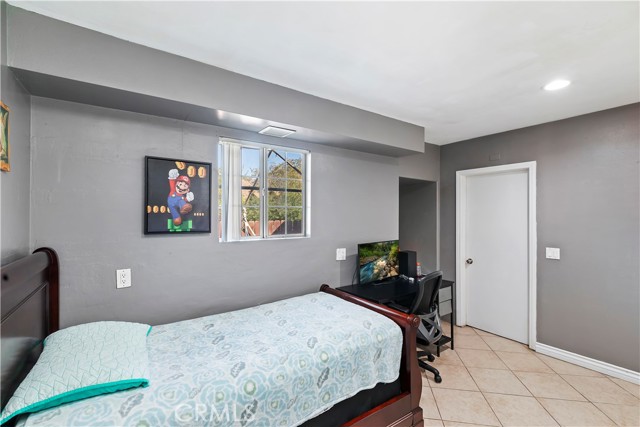 Detail Gallery Image 11 of 23 For 3860 Fox Tail Ln, Jurupa Valley,  CA 92509 - 4 Beds | 2 Baths