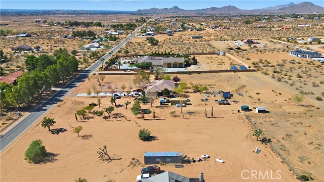 Detail Gallery Image 12 of 22 For 24030 Cahuilla Rd, Apple Valley,  CA 92307 - 4 Beds | 3 Baths