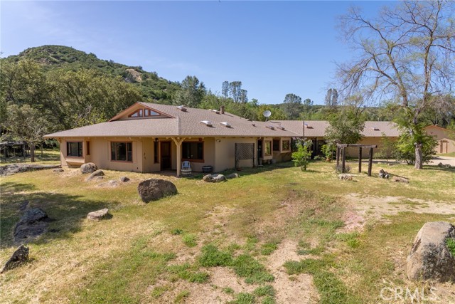 Detail Gallery Image 3 of 74 For 3700 Las Pilitas, Santa Margarita,  CA 93453 - 5 Beds | 3 Baths