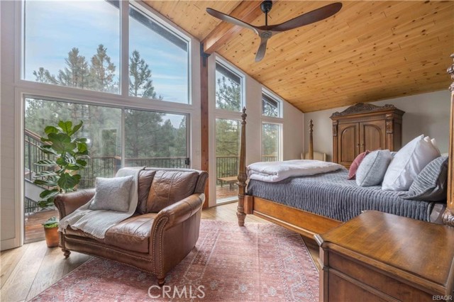 Detail Gallery Image 18 of 41 For 38969 North Bay Rd, Big Bear Lake,  CA 92315 - 5 Beds | 4 Baths