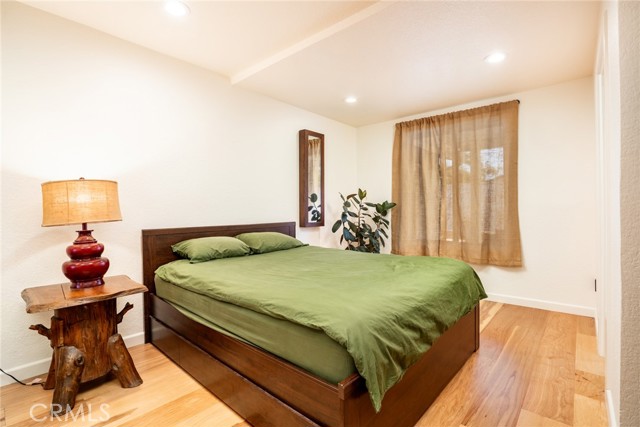 5272 Caliente Drive, Huntington Beach CA: https://media.crmls.org/medias/2bdbf396-9025-44da-8fcf-af36d65f27fe.jpg