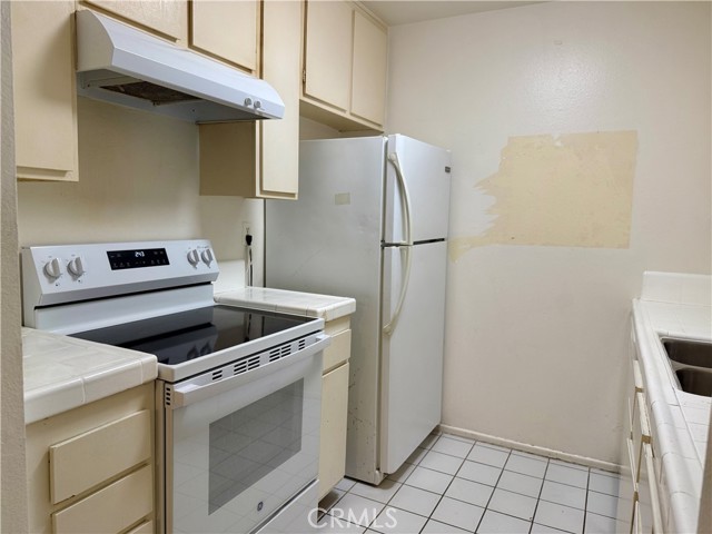 5460 White Oak Avenue, Encino CA: https://media.crmls.org/medias/2bdc1ae9-494e-4f59-87a9-feffaed4e1e7.jpg