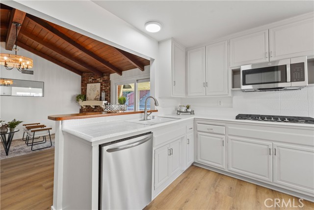 Detail Gallery Image 13 of 39 For 2541 W Cobblestone Rd, La Habra,  CA 90631 - 3 Beds | 2 Baths