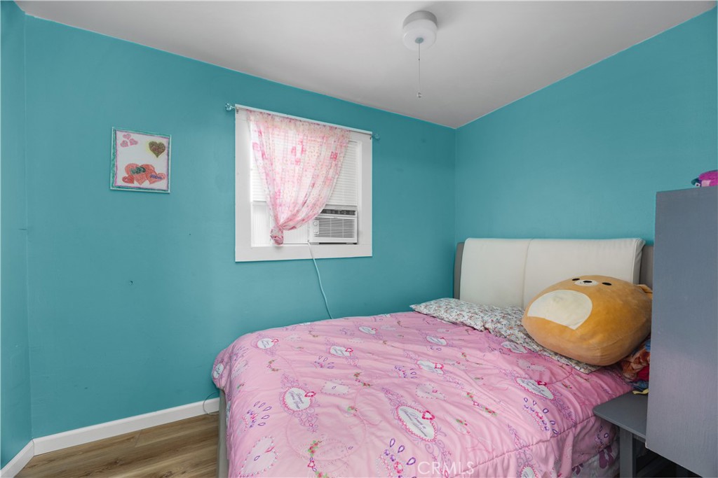 https://media.crmls.org/medias/2bdd806f-3984-4c8f-baf0-1f84a60cdaec.jpg?preset=X-Large