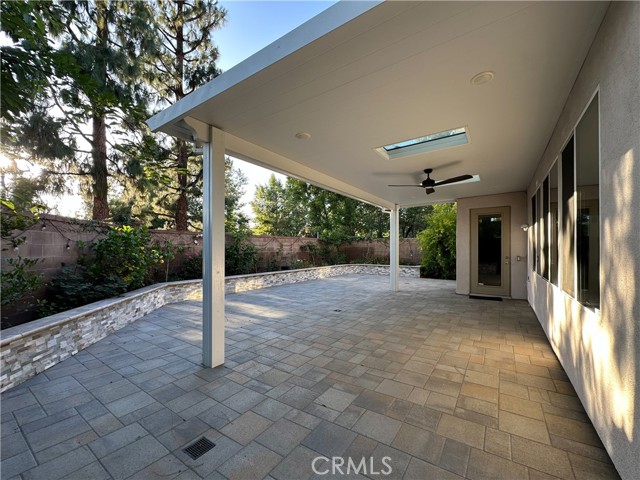 29 Mount Vernon, Irvine CA: https://media.crmls.org/medias/2bdda768-6693-4802-8a68-cea57bca6e99.jpg