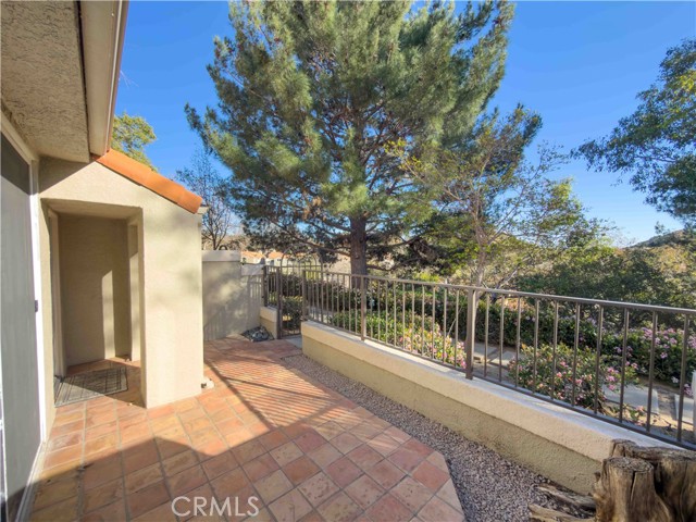 Detail Gallery Image 11 of 41 For 22373 Mission Cir, Chatsworth,  CA 91311 - 2 Beds | 2 Baths