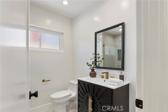 Detail Gallery Image 15 of 29 For 16430 Dorado Dr, Encino,  CA 91436 - 5 Beds | 5/1 Baths