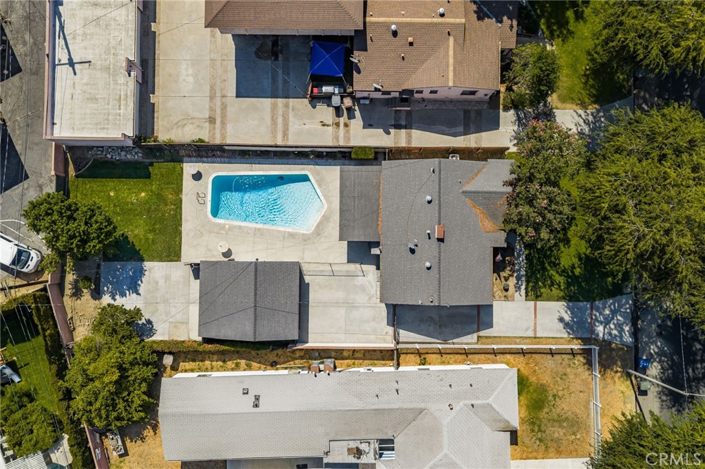 https://media.crmls.org/medias/2bdf757b-7180-4745-9b33-336bcd258d9d.jpg?preset=X-Large