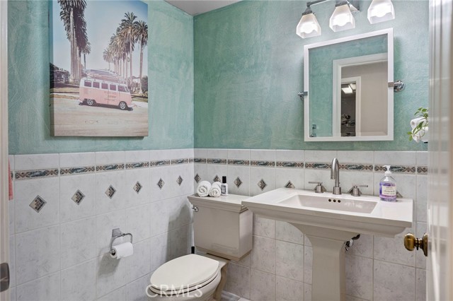 Detail Gallery Image 17 of 44 For 21421 Aliso Ct, Lake Forest,  CA 92630 - 4 Beds | 2/1 Baths