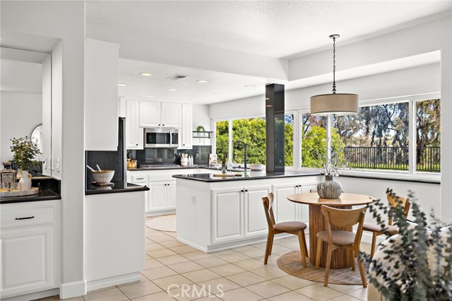 10 Novilla, Laguna Niguel CA: https://media.crmls.org/medias/2be05652-4f9f-4970-a832-a2a971d8382b.jpg