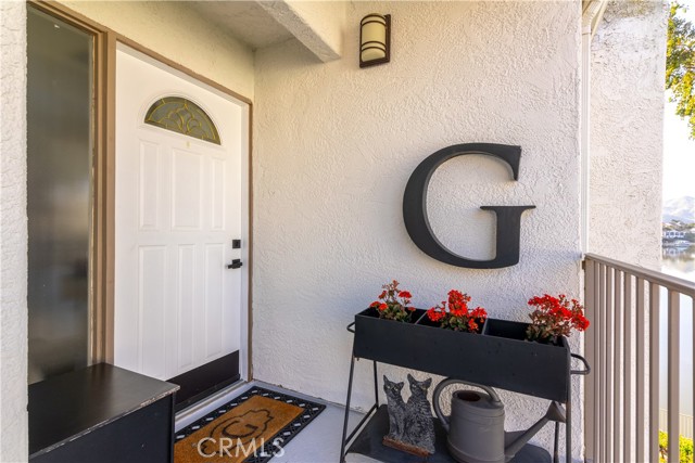 Detail Gallery Image 3 of 36 For 22168 Treasure Island Dr #18,  Canyon Lake,  CA 92587 - 2 Beds | 2 Baths
