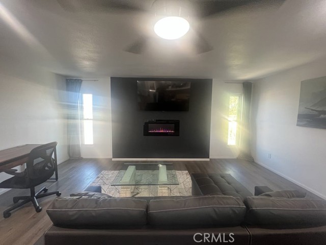 20121 Bushard Street, Huntington Beach CA: https://media.crmls.org/medias/2be0b711-ef5a-48d0-9aa4-665783e561e4.jpg