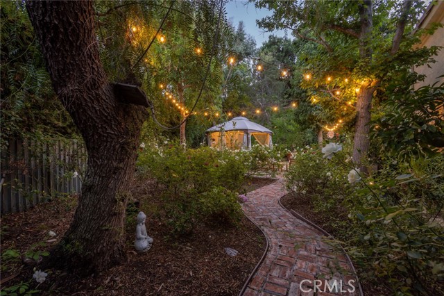 Detail Gallery Image 39 of 55 For 5985 Vista De La Luz, Woodland Hills,  CA 91367 - 4 Beds | 3/1 Baths