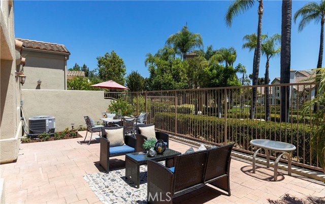 30 Calle Del Sur, Rancho Santa Margarita CA: https://media.crmls.org/medias/2be1b209-a41f-4520-938f-964f8fc5e1c5.jpg