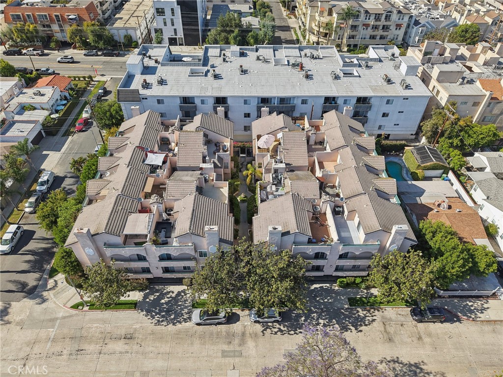 https://media.crmls.org/medias/2be1d055-64e1-49d5-9e4e-80936cdf7d67.jpg?preset=X-Large