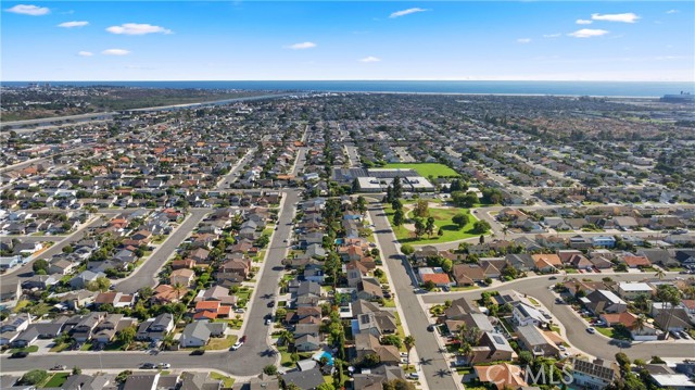 20571 Reef Lane, Huntington Beach CA: https://media.crmls.org/medias/2be24bb3-1aee-4ed1-a183-7c9ade883204.jpg