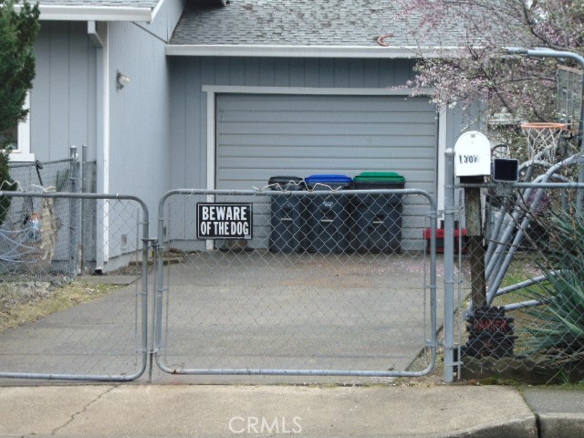 Detail Gallery Image 3 of 5 For 1307 Deborah Dr, Red Bluff,  CA 96080 - 2 Beds | 1 Baths